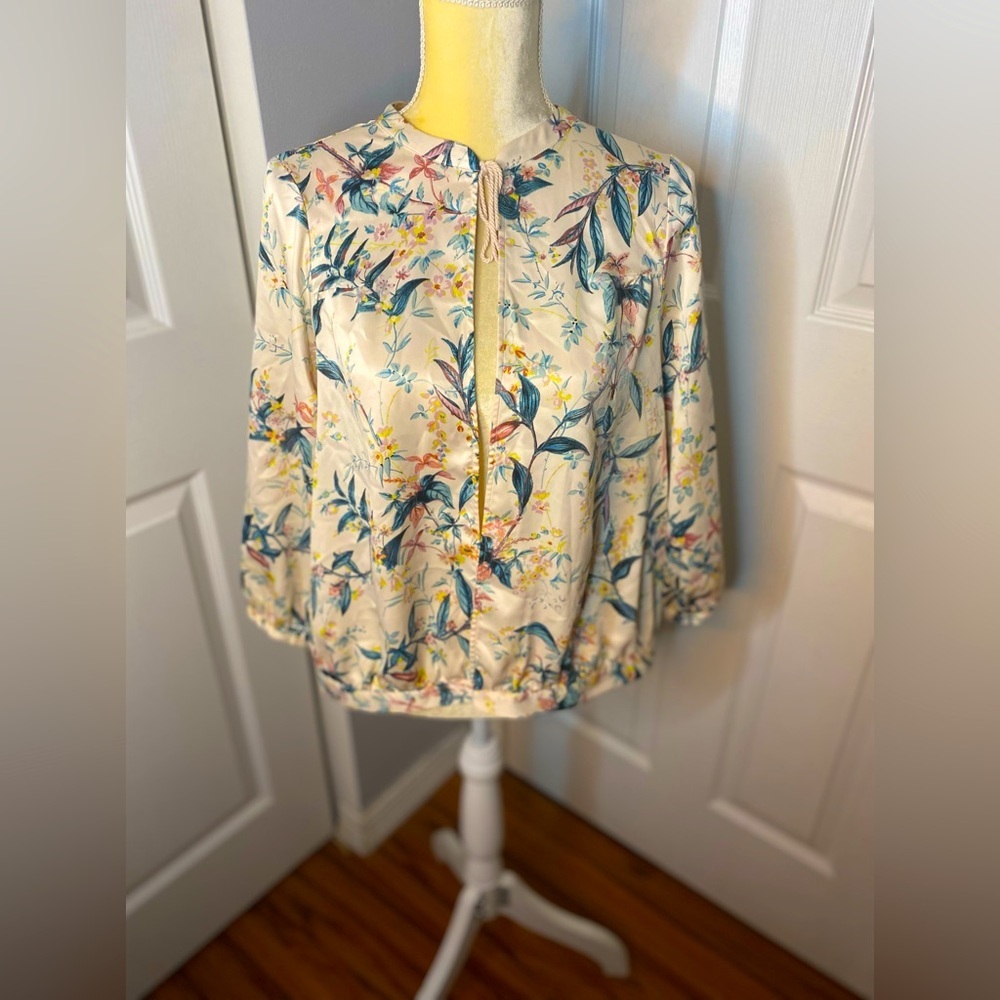 NWOT Lauren Conrad Floral Kimono Style Top w/ tassel tie.